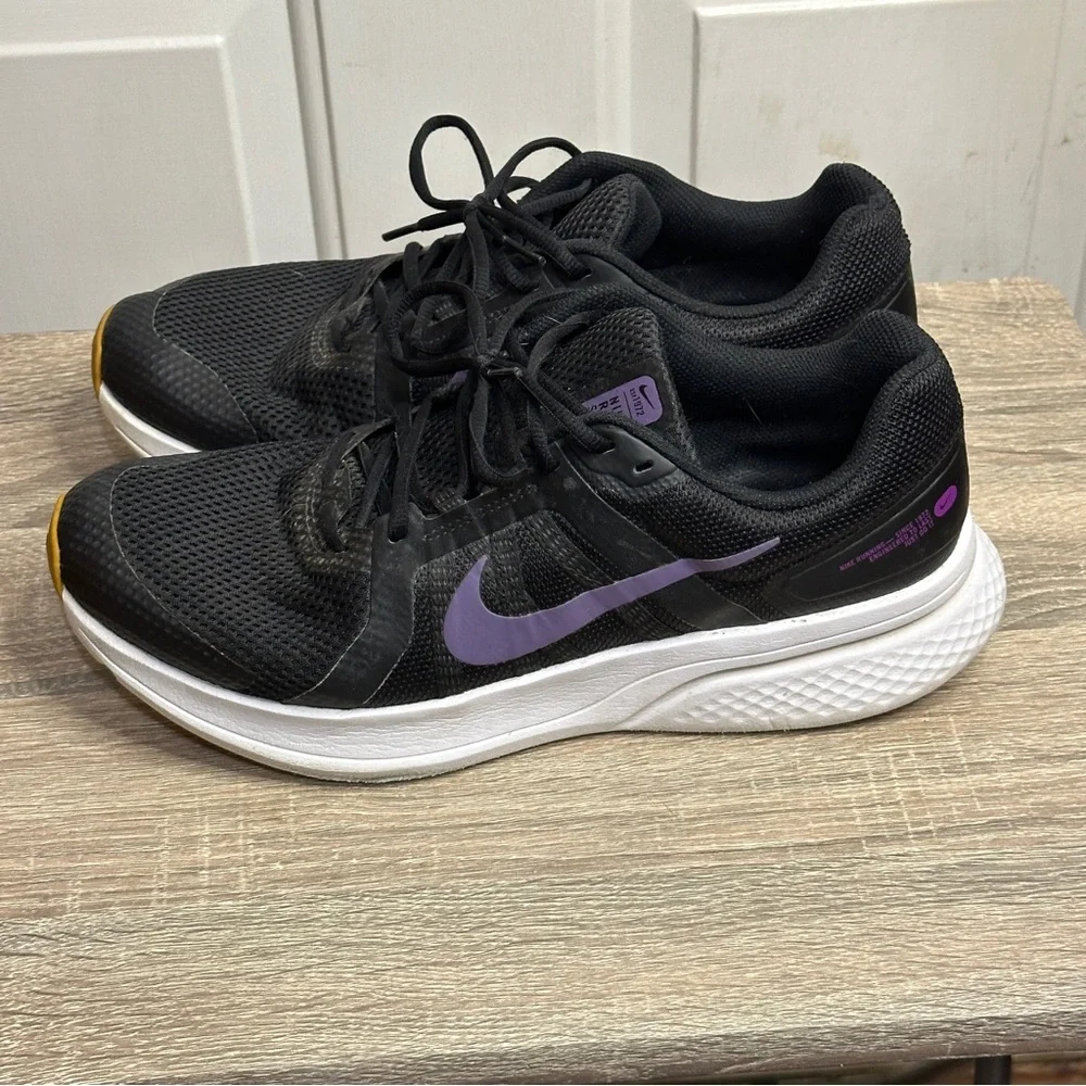 Nike sleek sneakers